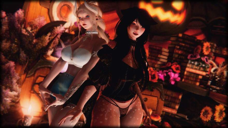 Yui and Tira at Tricks and Treats&#39; 25~!